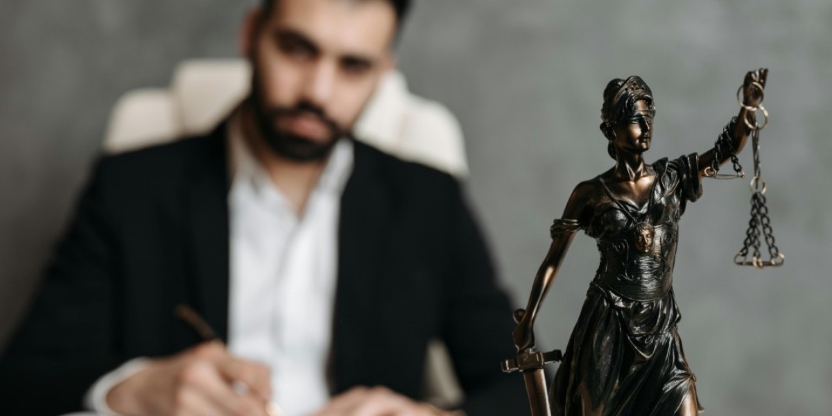 Professional Family Lawyer – Adv D'souza Has an Experience in Family Law Solutions